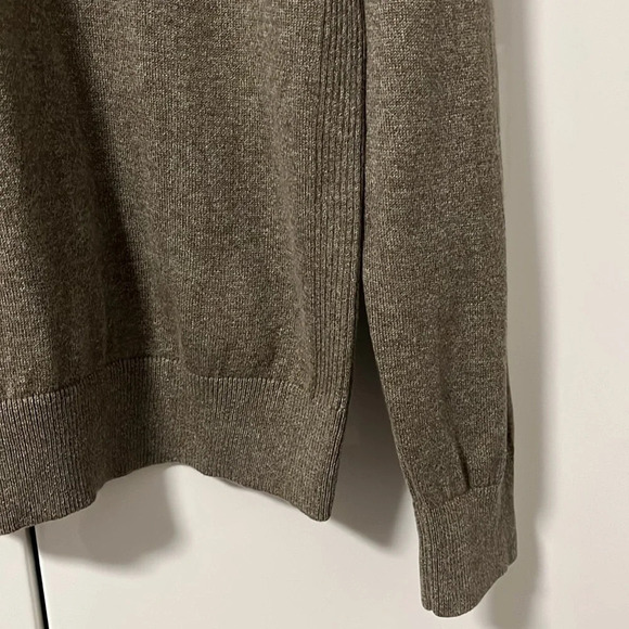 GUESS Men’s V-Neck Sweater Cotton, Size XL - Picture 7 of 9